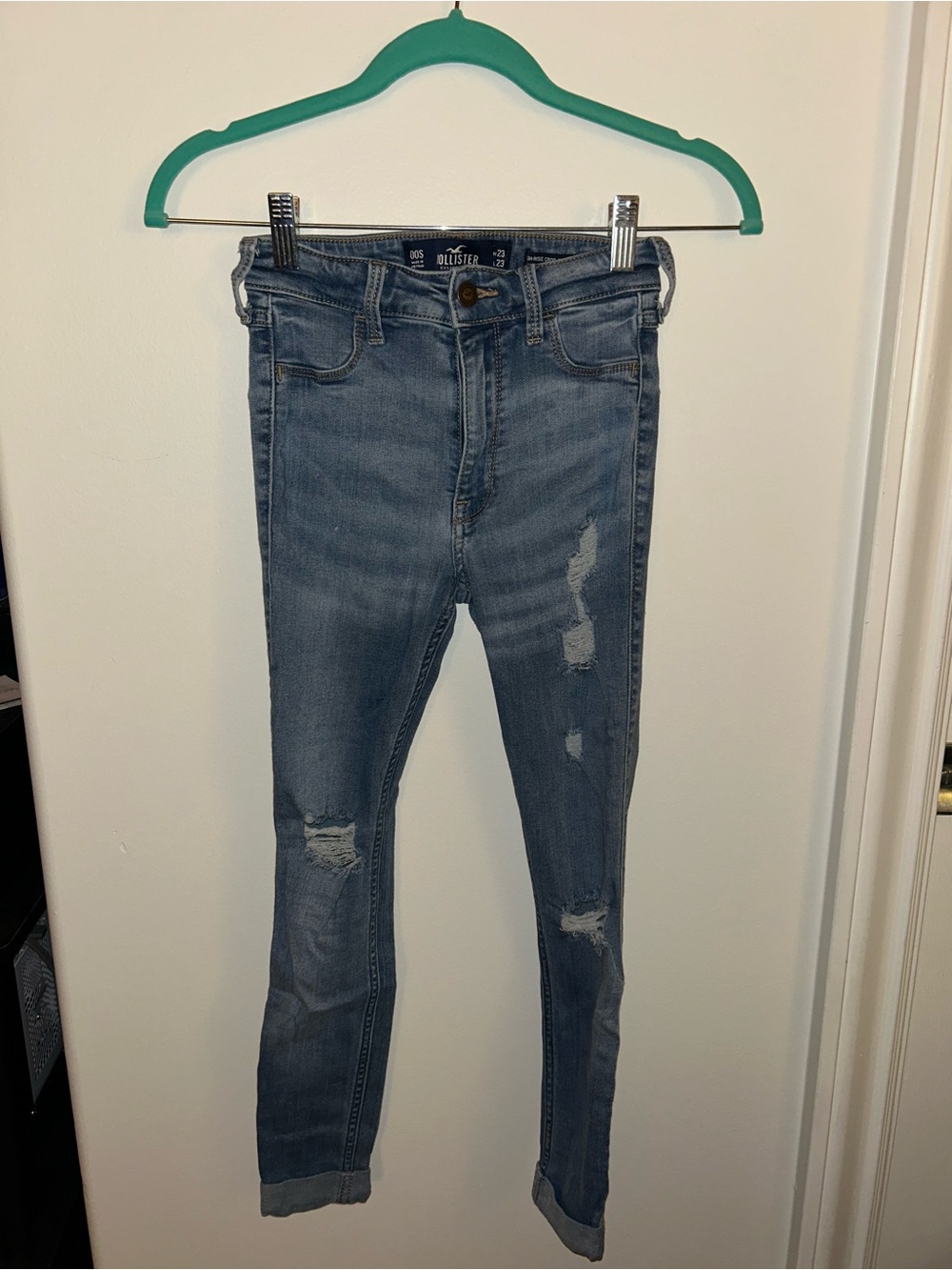 Hollister Women's Distressed High Rise Crop Skinny Jeans